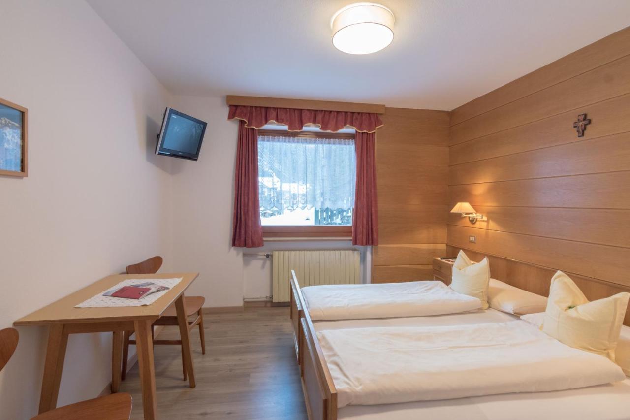Garni La Vara Corvara In Badia Extérieur photo