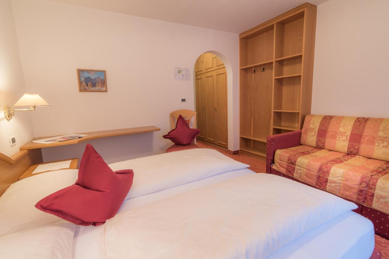 Garni La Vara Corvara In Badia Extérieur photo
