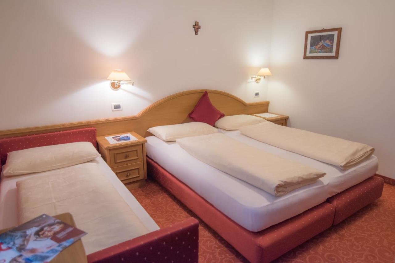 Garni La Vara Corvara In Badia Extérieur photo