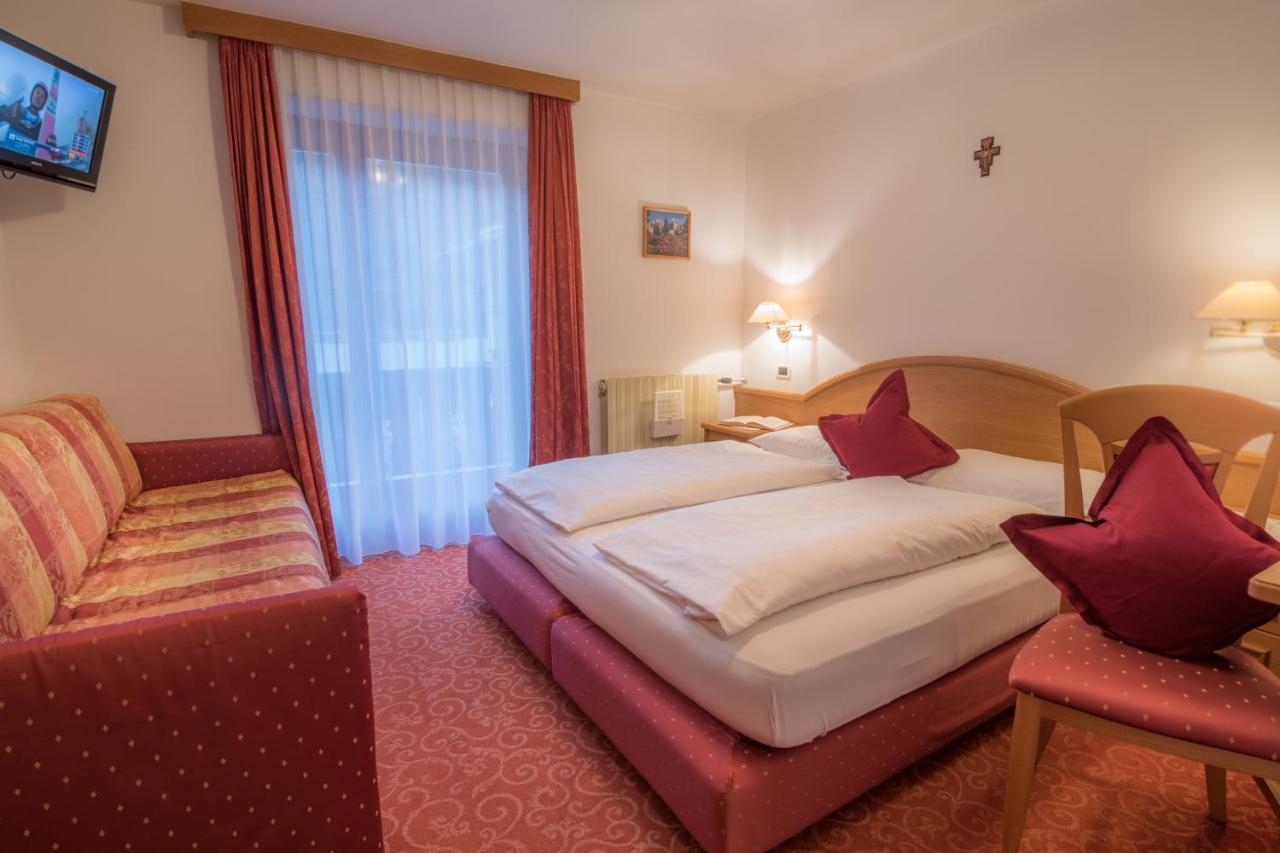 Garni La Vara Corvara In Badia Extérieur photo